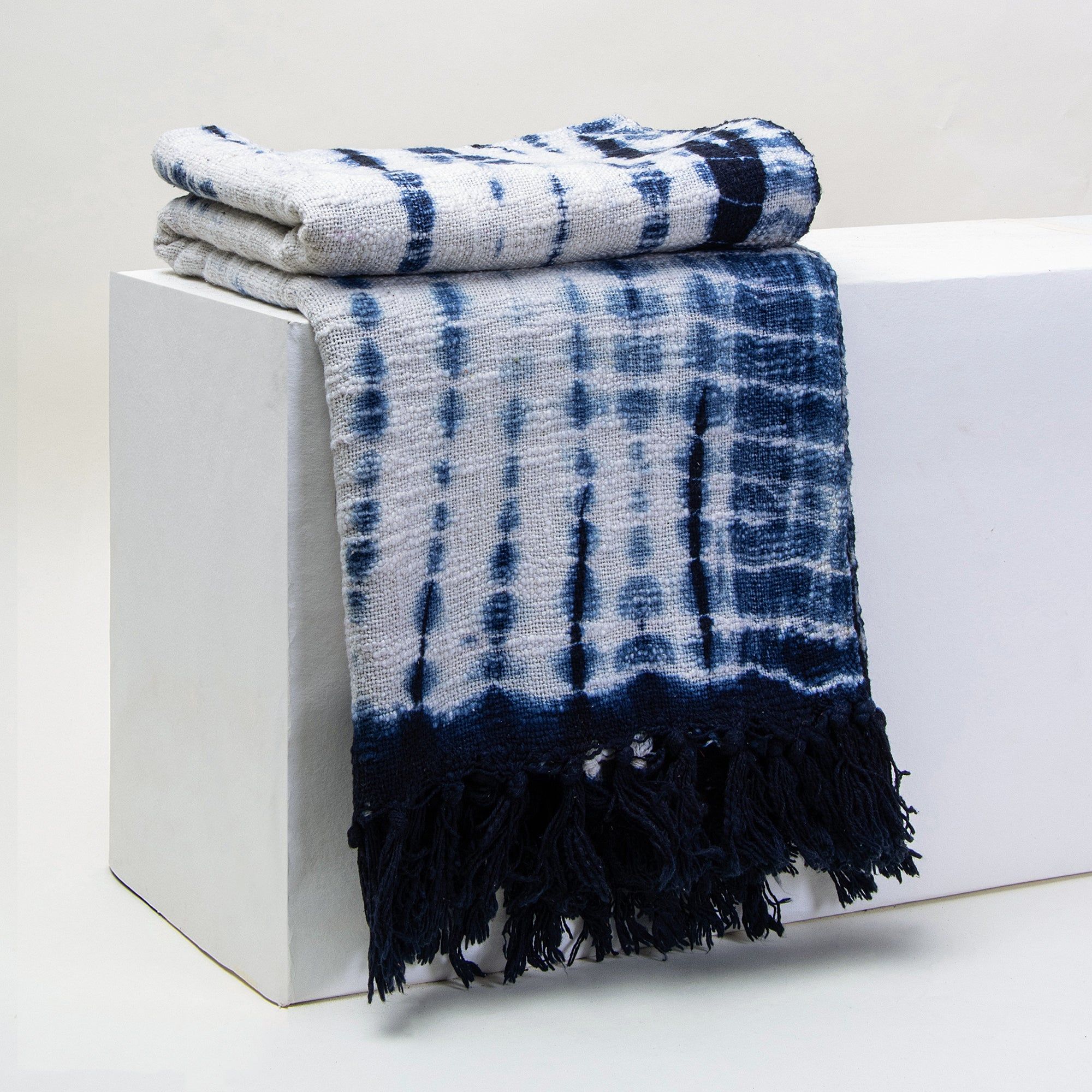 Soft Tie-Dye Throw Blanket